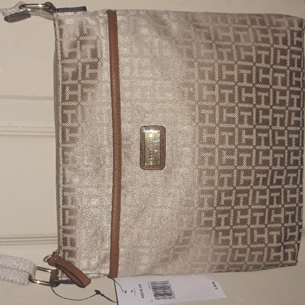 Tommy Hilfiger Crossbody Purse - Picture 2 of 8